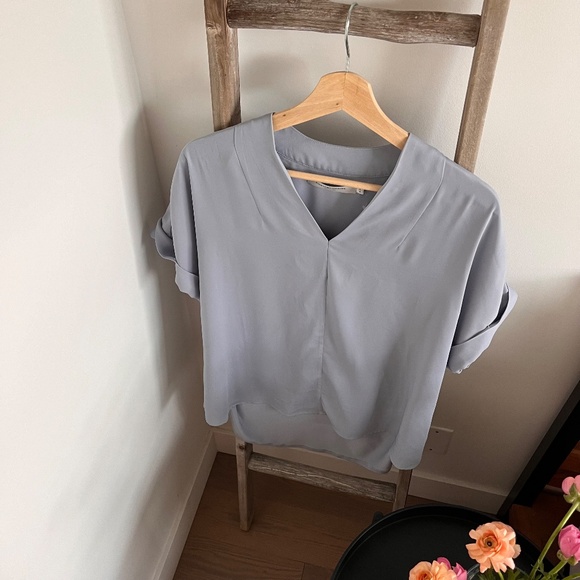 Baby blue cuffed sleeve fluid blouse - Simons - Picture 4 of 7